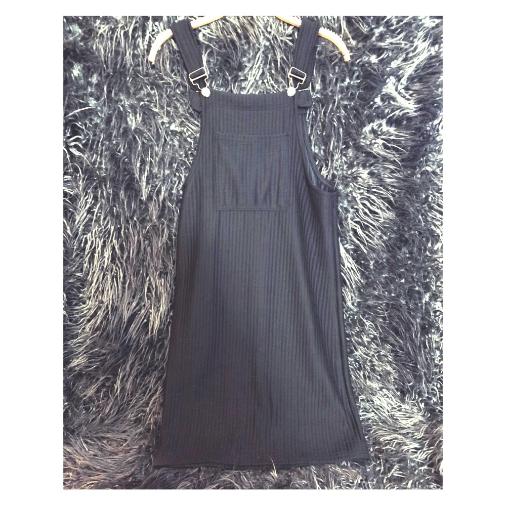 Black ribbed overall dress